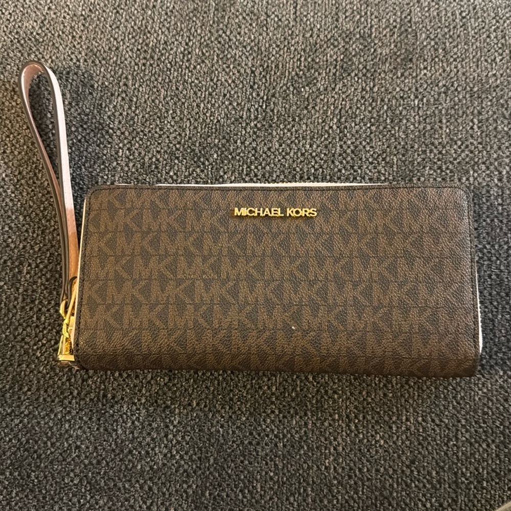 AUTHENTIC: Michael Kors Brown & Cream Signature MK Full Size Wallet